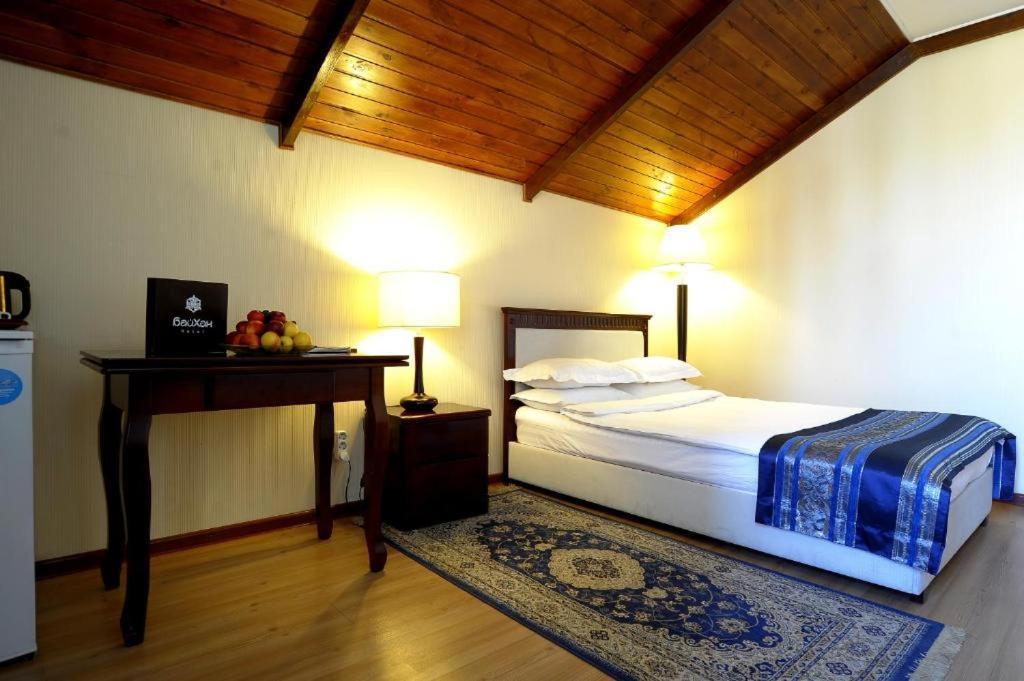 בישקק Tian-Shan Hotel מראה חיצוני תמונה