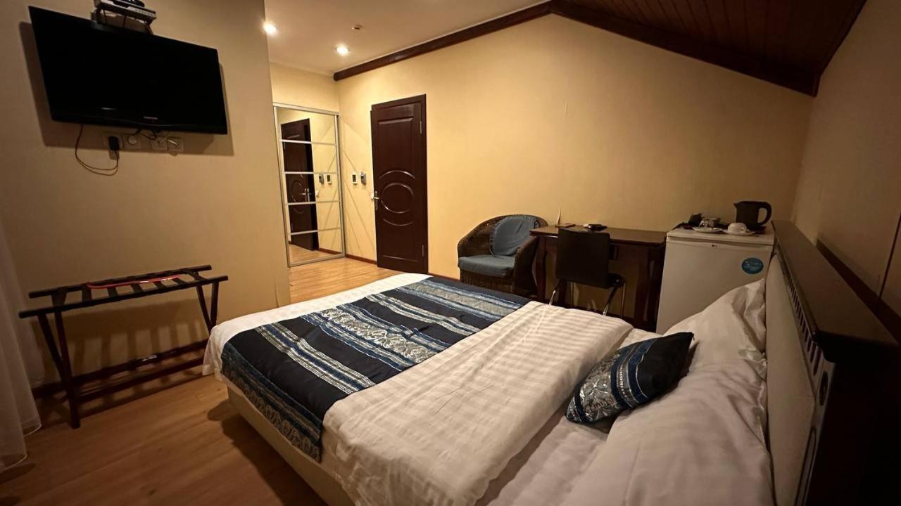 בישקק Tian-Shan Hotel מראה חיצוני תמונה