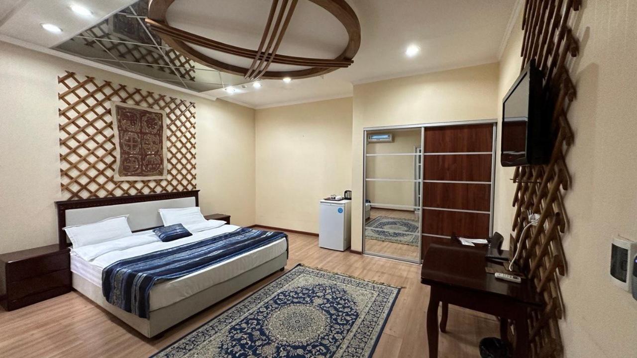 בישקק Tian-Shan Hotel מראה חיצוני תמונה