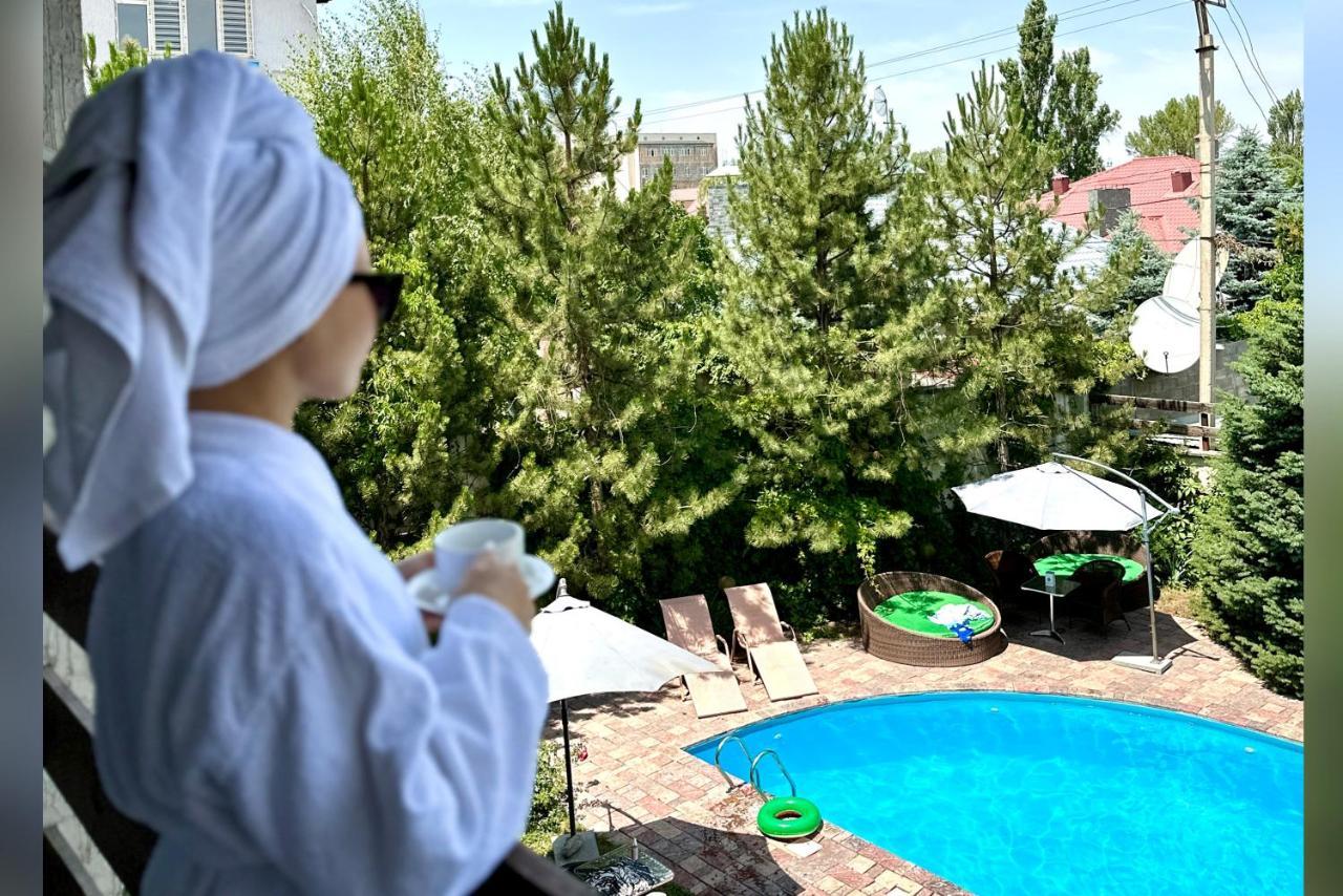 בישקק Tian-Shan Hotel מראה חיצוני תמונה
