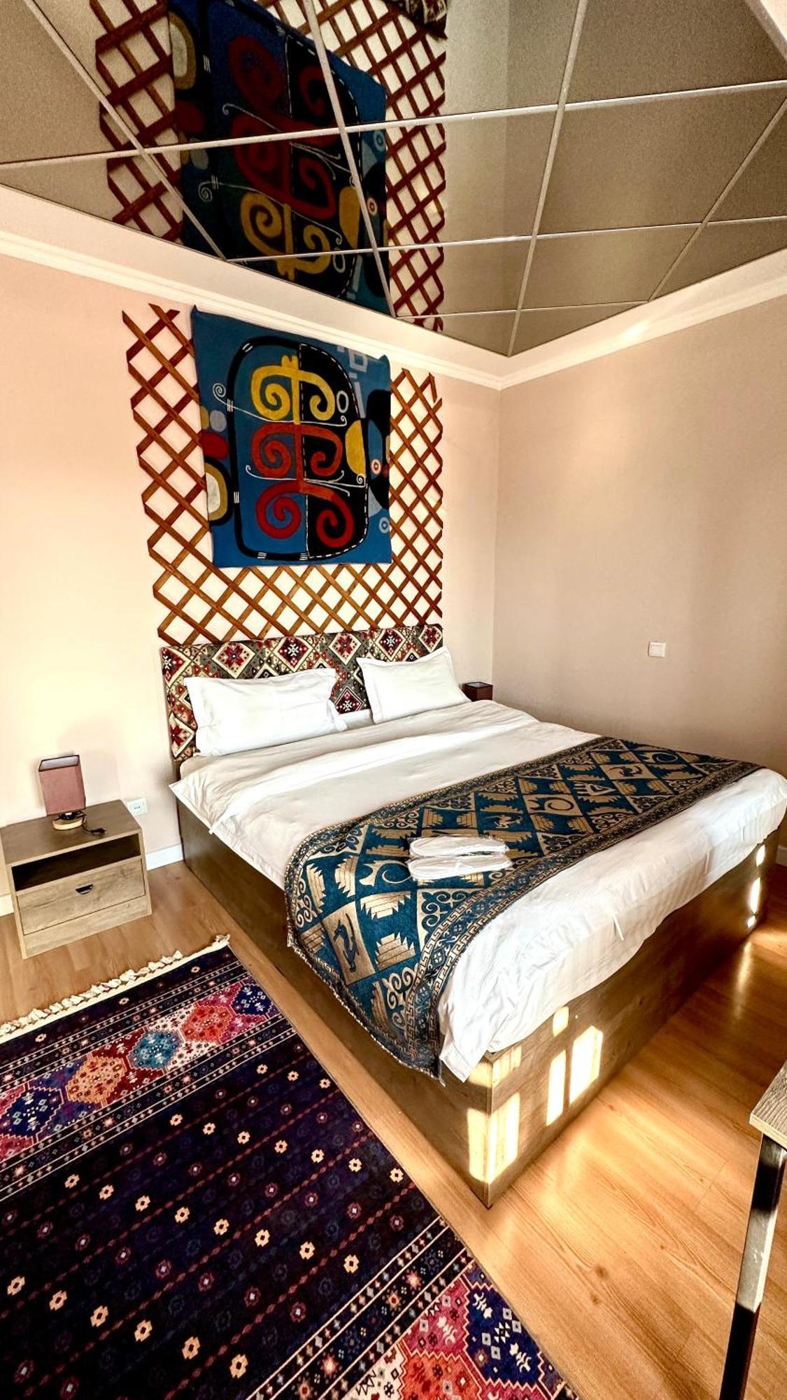 בישקק Tian-Shan Hotel מראה חיצוני תמונה