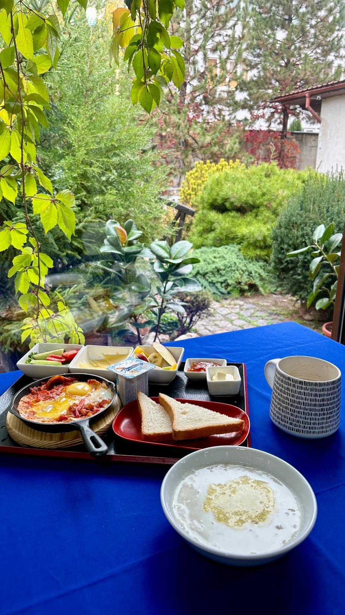 בישקק Tian-Shan Hotel מראה חיצוני תמונה