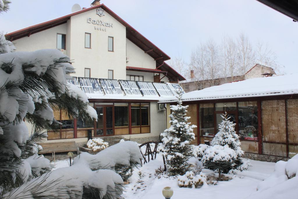 בישקק Tian-Shan Hotel מראה חיצוני תמונה