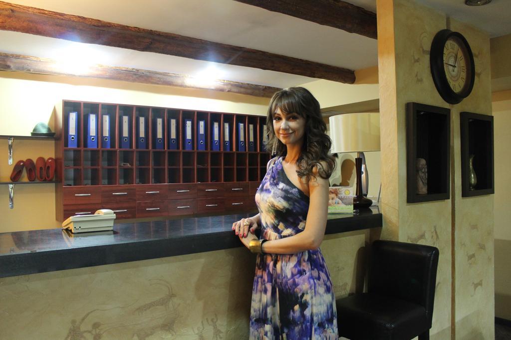 בישקק Tian-Shan Hotel מראה חיצוני תמונה