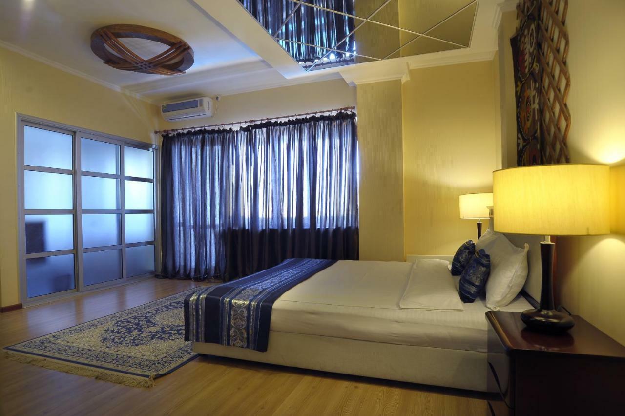 בישקק Tian-Shan Hotel מראה חיצוני תמונה